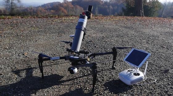 Drohne mit Hornissenspray ausgerüstet