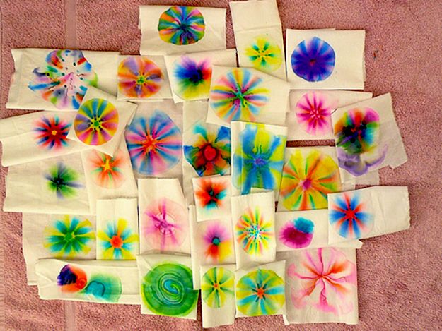 Tie Dye T Shirt Using Sharpie Markers and Rubber Bands | Try this colorful craft...