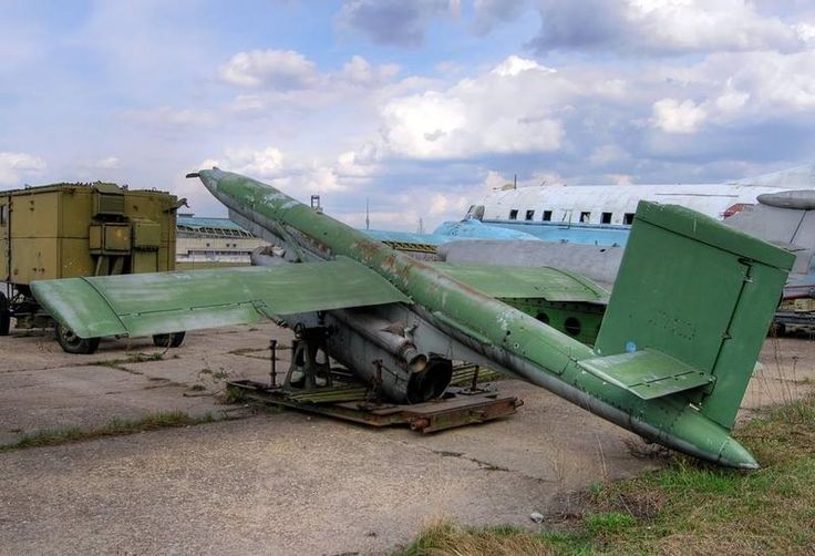 El Lavochkin La-17R fue el primer avión no tripulado (UAV o drone) que entró e...