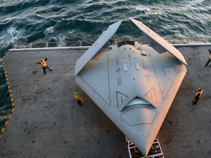 Le drone de chasse X-47B fait le 1er appontage de l'histoire - La chambre de...
