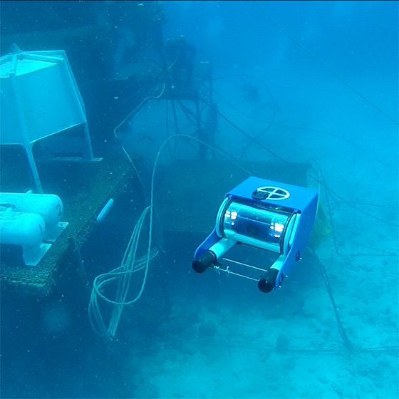 Drone Homemade : OpenROV is an open-source underwater robot for exploration and ...