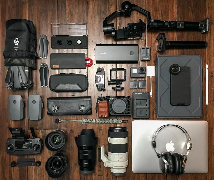 @kn1ckster ・・・ Geared up and ready to travel ✈️ : : : #traveler #photography #photographer #videographer #flatlay #whatsinmybag