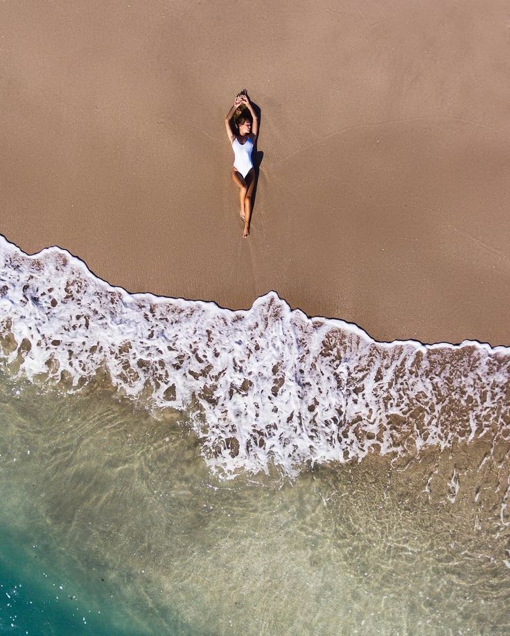 People Drone Photography : People Drone Photography : Merbabe vibes x Alex Lettrich @typalmerphotography - DronesRate.com | Your N°1 Source for Drone Industry News & Inspiration